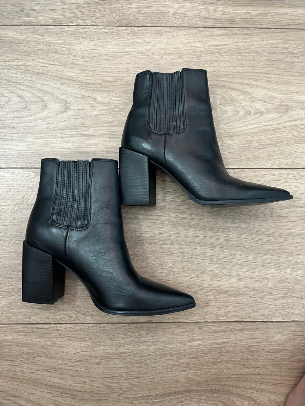 Steve Madden Acton Chelsea Boot in black leather